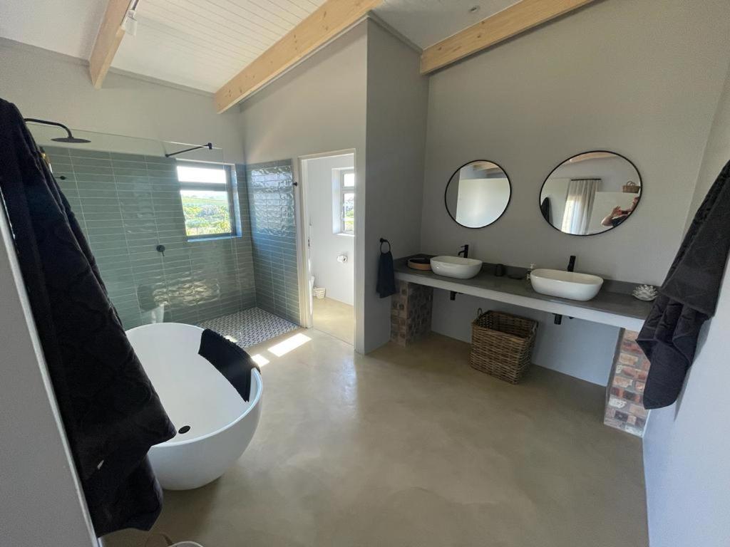 Windon Vineyard Farmhouse Stellenbosch Exterior photo